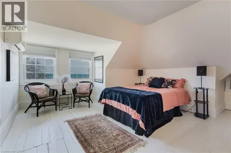 957 Beach Boulevard Hamilton ON L8H 6Z7