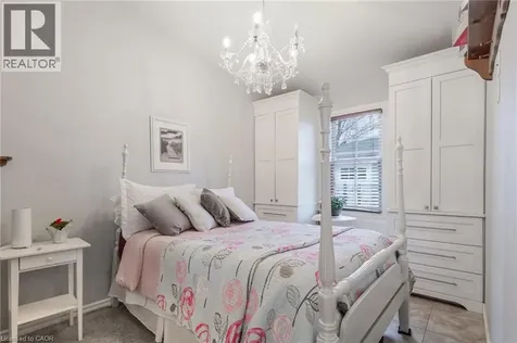 957 Beach Boulevard Hamilton ON L8H 6Z7