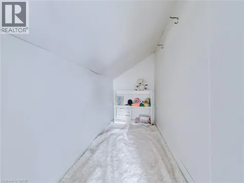 186 Forsyth Drive Waterloo ON N2L 1A2
