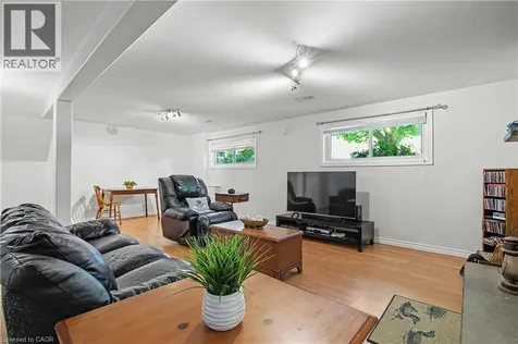 304 St Andrews Drive Hamilton ON L8K 5K4