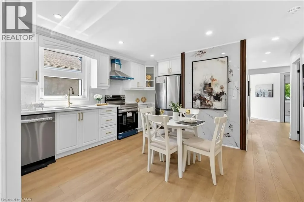 82 East 38th Street Hamilton ON L8V 4E5