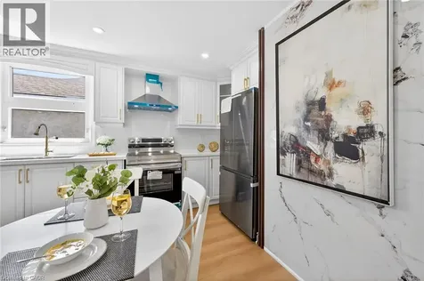 82 East 38th Street Hamilton ON L8V 4E5