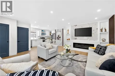 82 East 38th Street Hamilton ON L8V 4E5