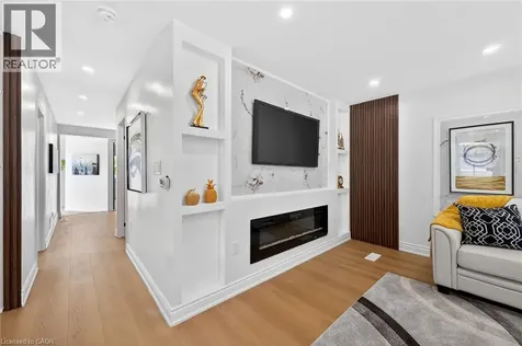 82 East 38th Street Hamilton ON L8V 4E5