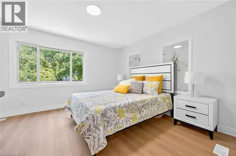 82 East 38th Street Hamilton ON L8V 4E5