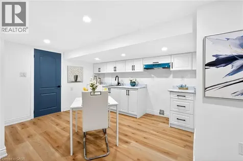 82 East 38th Street Hamilton ON L8V 4E5