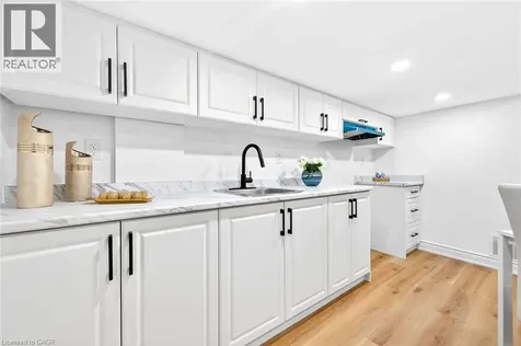 82 East 38th Street Hamilton ON L8V 4E5