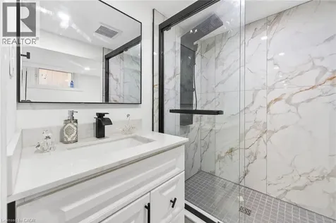 82 East 38th Street Hamilton ON L8V 4E5