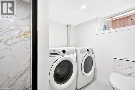 82 East 38th Street Hamilton ON L8V 4E5