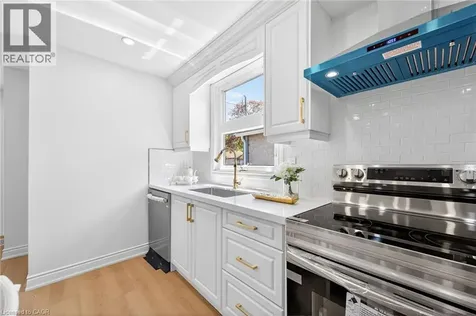 82 East 38th Street Hamilton ON L8V 4E5
