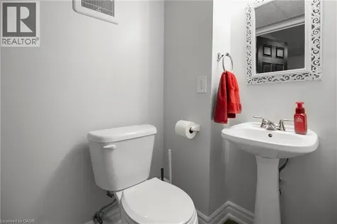 876 Golf Links Road Ancaster ON L9K 1M7