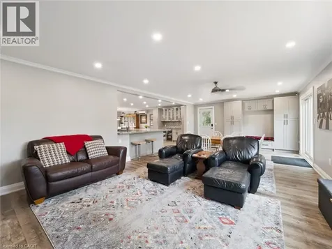 891 Peninsula Road Gravenhurst ON P1P 0E2