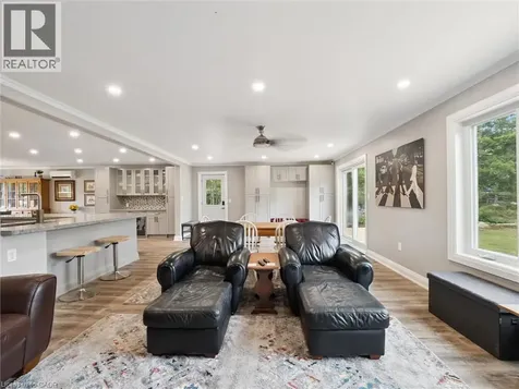 891 Peninsula Road Gravenhurst ON P1P 0E2