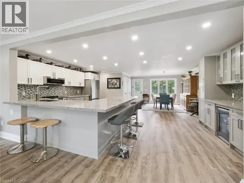 891 Peninsula Road Gravenhurst ON P1P 0E2