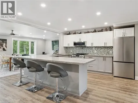 891 Peninsula Road Gravenhurst ON P1P 0E2