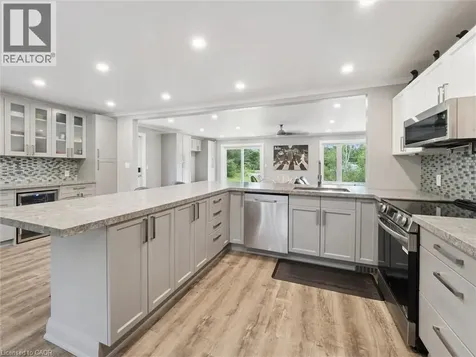 891 Peninsula Road Gravenhurst ON P1P 0E2