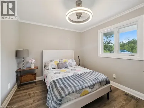 891 Peninsula Road Gravenhurst ON P1P 0E2
