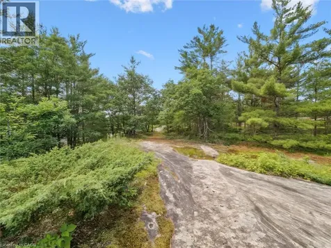 891 Peninsula Road Gravenhurst ON P1P 0E2