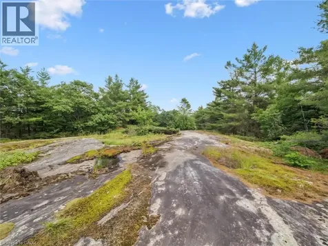 891 Peninsula Road Gravenhurst ON P1P 0E2