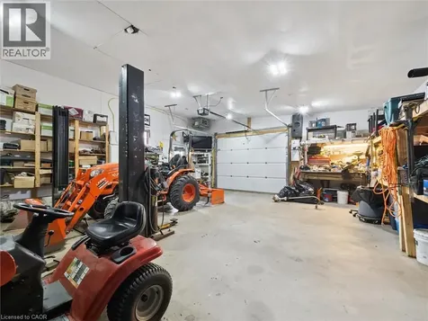 891 Peninsula Road Gravenhurst ON P1P 0E2