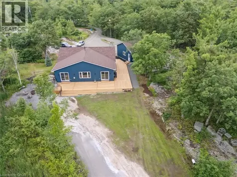 891 Peninsula Road Gravenhurst ON P1P 0E2