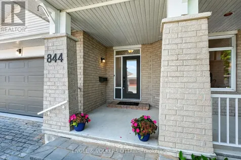 844 Swallowtail Crescent Ottawa ON K4A 4M5