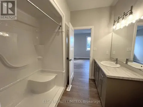 10 Columbus Court Central Elgin ON N5P 0E5