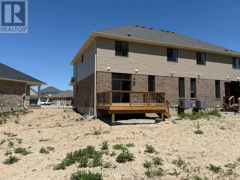 8 Columbus Court Central Elgin ON N5P 0E5