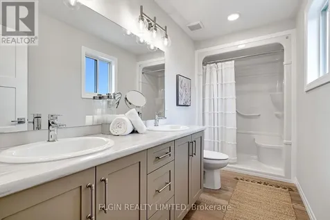 8 Columbus Court Central Elgin ON N5P 0E5