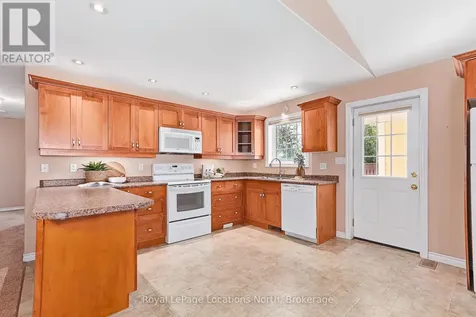 1857 Shore Lane Wasaga Beach ON L9Z 1V2