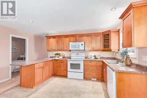 1857 Shore Lane Wasaga Beach ON L9Z 1V2