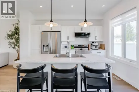 17 Helen Court Belmont ON N0L 1B0
