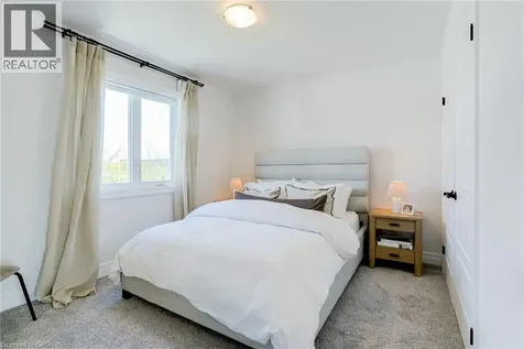 17 Helen Court Belmont ON N0L 1B0