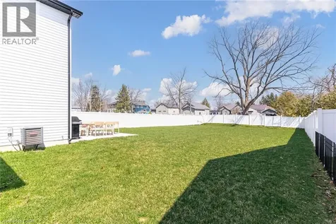 17 Helen Court Belmont ON N0L 1B0
