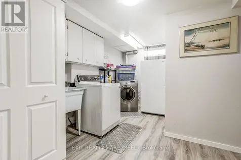 34 Kingham Road Halton Hills (ac Acton) ON L7J 1S4