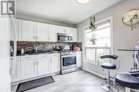 34 Kingham Road Halton Hills (ac Acton) ON L7J 1S4