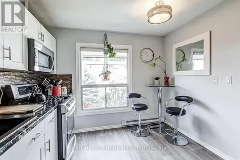 34 Kingham Road Halton Hills (ac Acton) ON L7J 1S4