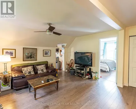 6607-6613 Fourth Line Road Ottawa ON K0A 2T0