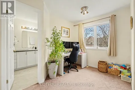 3 Collington Street Ottawa ON K2G 6X5