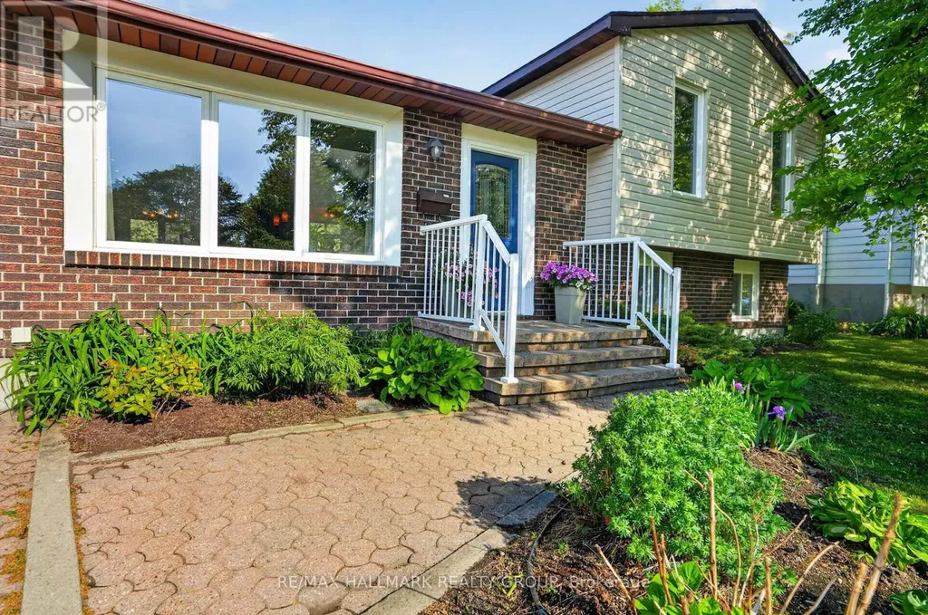 56 Dallaire Crescent Ottawa ON K0A 2Z0