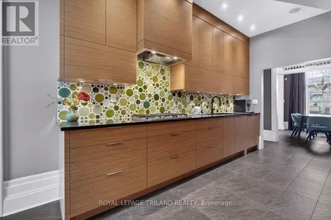 298 Hyman Street London East (east F) ON N6B 2G7