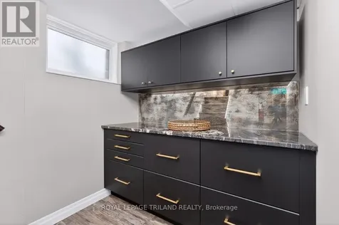 298 Hyman Street London East (east F) ON N6B 2G7