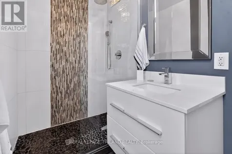 298 Hyman Street London East (east F) ON N6B 2G7