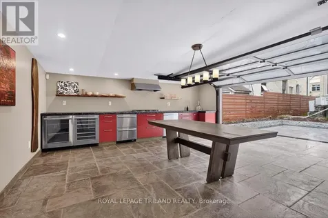 298 Hyman Street London East (east F) ON N6B 2G7