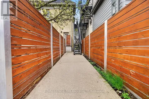 298 Hyman Street London East (east F) ON N6B 2G7