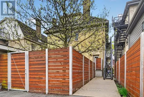 298 Hyman Street London East (east F) ON N6B 2G7