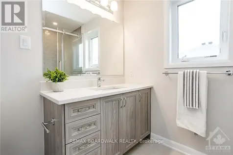 262 Tullaghan Heights Ottawa ON K2J 7C2