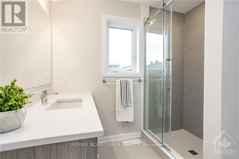 262 Tullaghan Heights Ottawa ON K2J 7C2