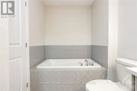 262 Tullaghan Heights Ottawa ON K2J 7C2