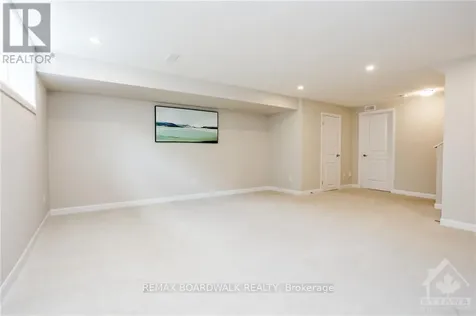 262 Tullaghan Heights Ottawa ON K2J 7C2